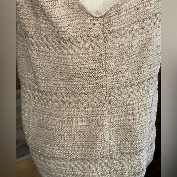 β¨βWHITE HOUSE BLACK MARKET β¨
Ecru Sleeveless Knit Halter Top
SZ M - Picture 4 of 10